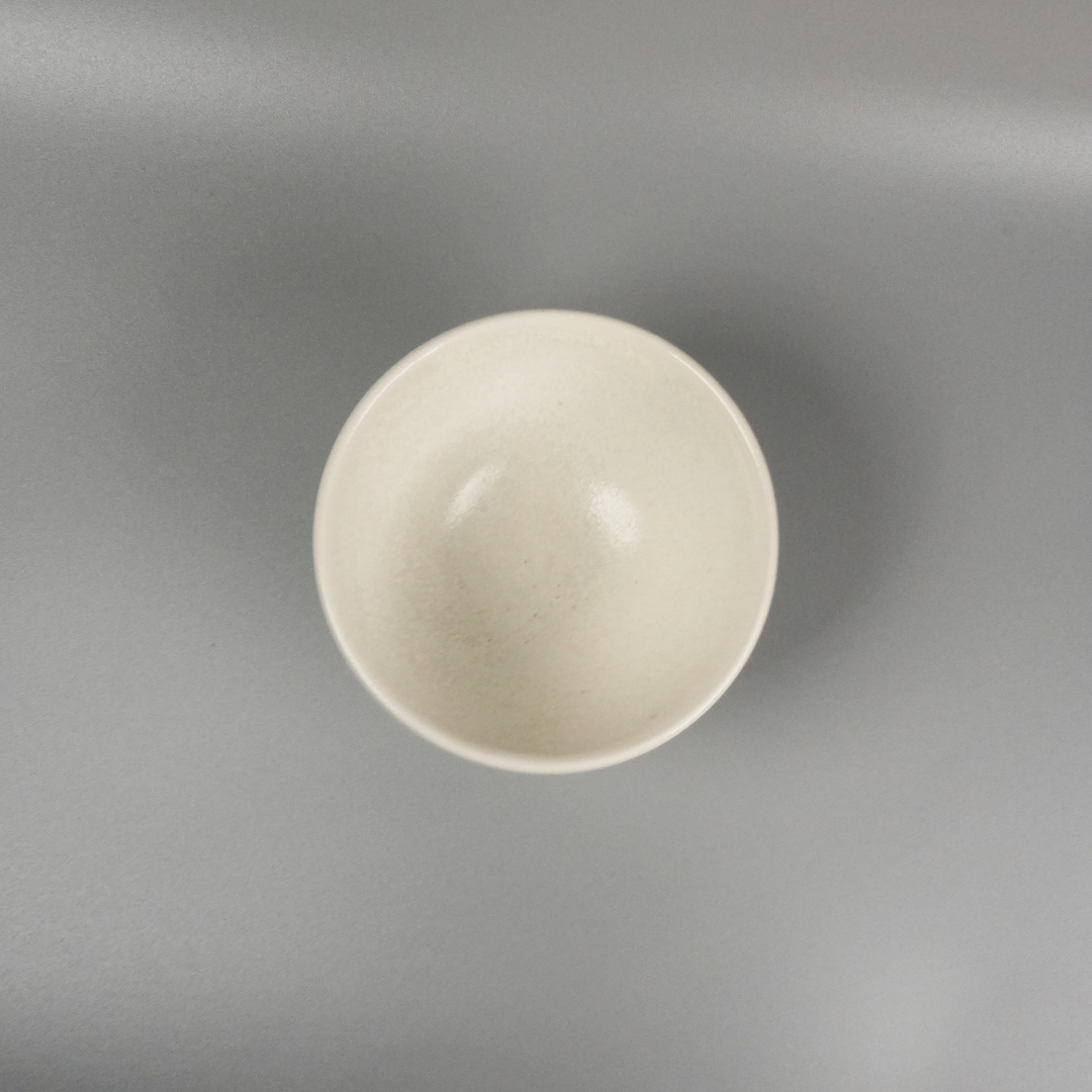 Assiette fleurie Asa no Gama, glaçure ambrée, petite assiette, noir