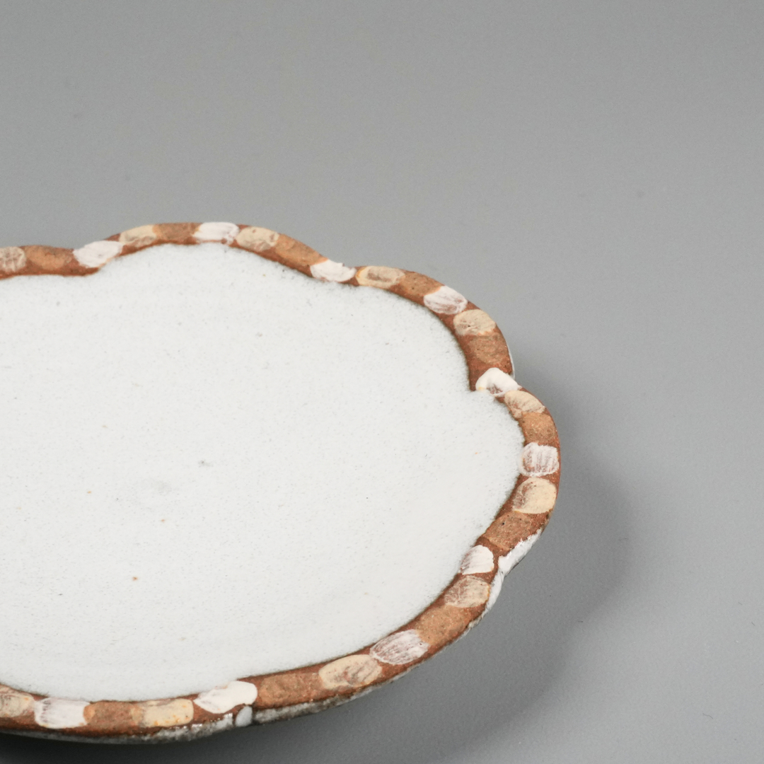 Flower-shaped mamezara | White | Asano Kiln