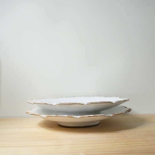 Assiette à fleurs Hanagama en lin, glaçure ambrée, assiette moyenne, blanc