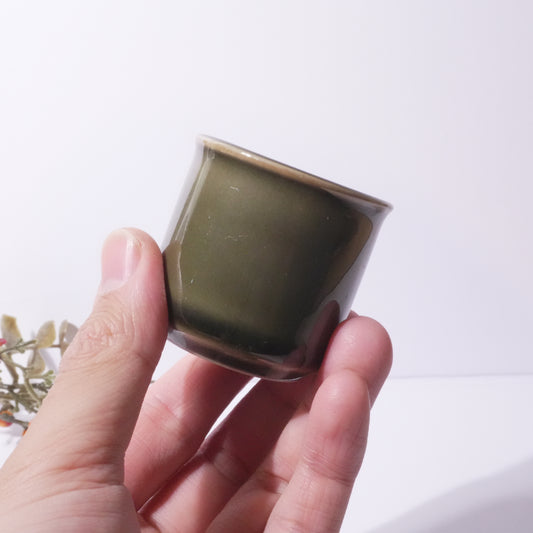 スタイリッシュなディープグリーン | お猪口