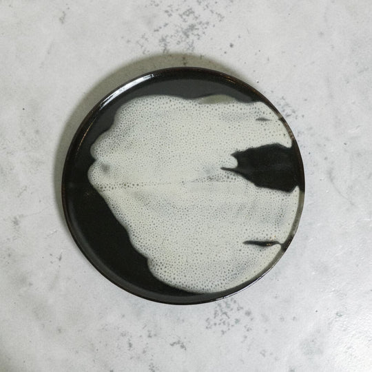 モノトーンの平皿 | 大皿 | 19cm | Luke