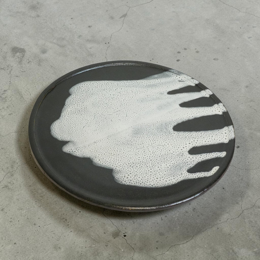 モノトーンの平皿 | 大皿 | 22cm | Luke